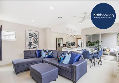 Park Avenue Luxe Townhouse Brand New Sleeps 9 - Kalgoorlie Accommodation 0