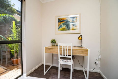 Peaceful 1BR Home Near Canberra Hospital - Kalgoorlie Accommodation 1