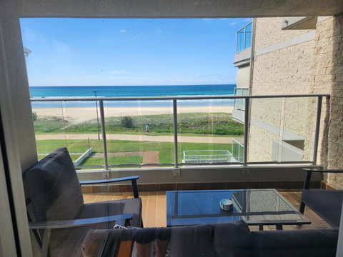 Pacific Surf Absolute Beachfront Apartments - Kalgoorlie Accommodation 1