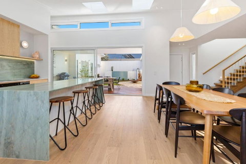 Palm Springs Hideaway - Kalgoorlie Accommodation 1
