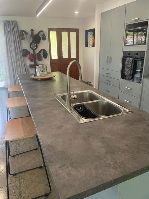 Pandanus Paradise. Newly Renovated 4 Bedroom Home - Kalgoorlie Accommodation 3