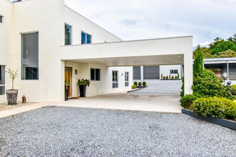 Paradise Point - Entire Home In Clarence Point, Tasmania Australia, 10 Guests 7 Bedrooms 7 Beds 3 Baths - Kalgoorlie Accommodation 0