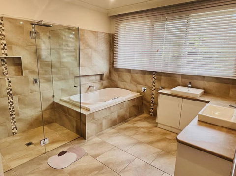 Peaceful Home In Forest - Kalgoorlie Accommodation 3