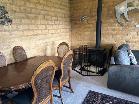 Peacock - Kalgoorlie Accommodation 3