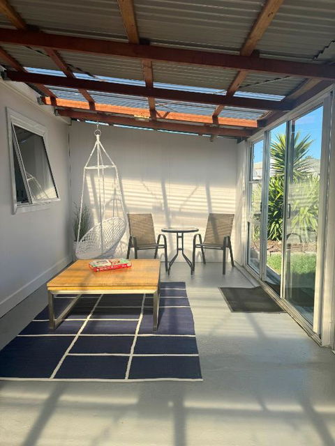 Penguin Paradise Beach House - Kalgoorlie Accommodation 1
