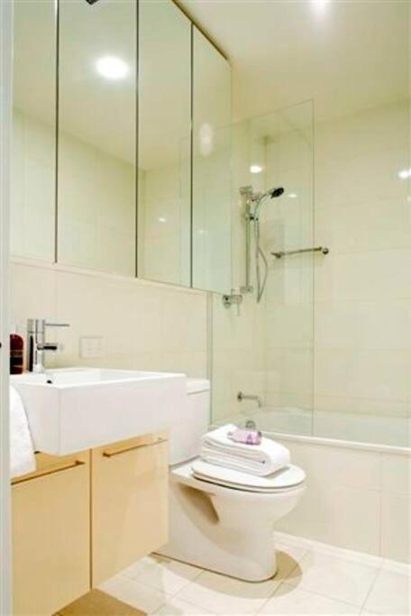 Perfectly Located Crows Nest Apartment C404 - Kalgoorlie Accommodation 2