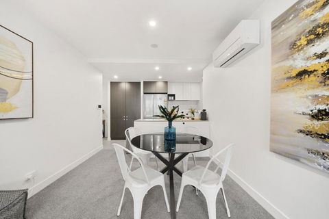 Phillip 2-Bed: Chic Interiors Amazing Amenities - Kalgoorlie Accommodation 1