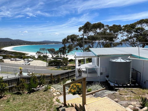 PIPI SHACK - Iconic Waterfront Shack Binalong Bay - Kalgoorlie Accommodation 1