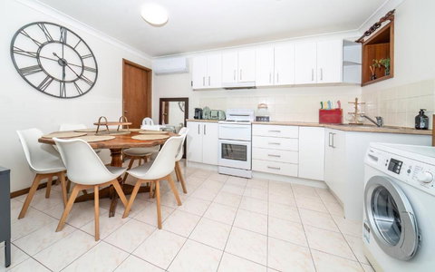 Point Clare - Relax And Unwind - Greenery & Birdsongs - Kalgoorlie Accommodation 3