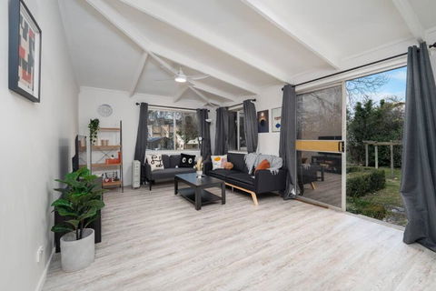 Popular Central Location King Bed The Repose - Kalgoorlie Accommodation 3