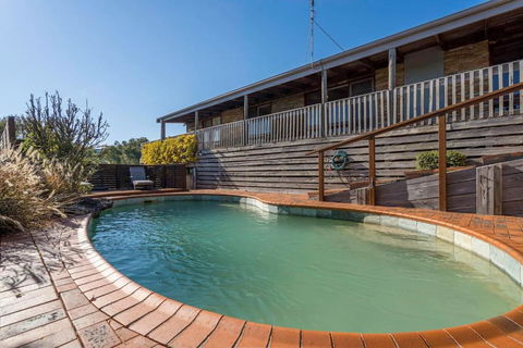Port Philip Panorama - Bayview Retreat And Pool Bliss - Kalgoorlie Accommodation 2