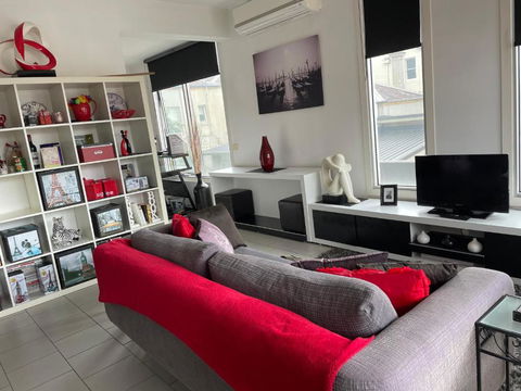 Radiance - Chic Fitzroy Street Apartment - Kalgoorlie Accommodation 0