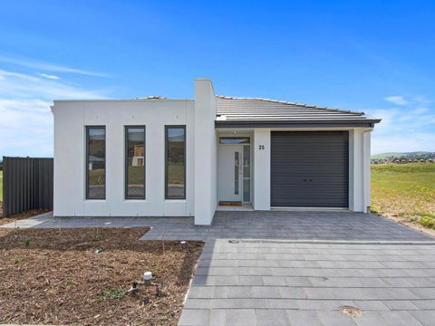 Putters Paradise 25-30 Troon Drive - Kalgoorlie Accommodation 0