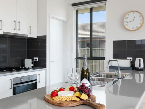 Putters Paradise 25-30 Troon Drive - Kalgoorlie Accommodation 3