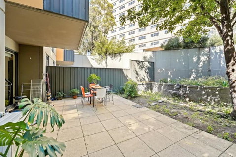 Prime Kensington 2BR Apt With A Massive Backyard - Kalgoorlie Accommodation 2