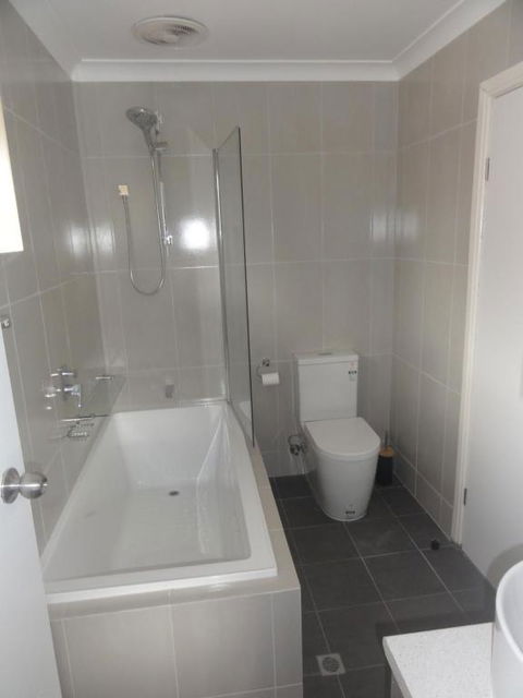 Prime Location & Spacious - Kalgoorlie Accommodation 3