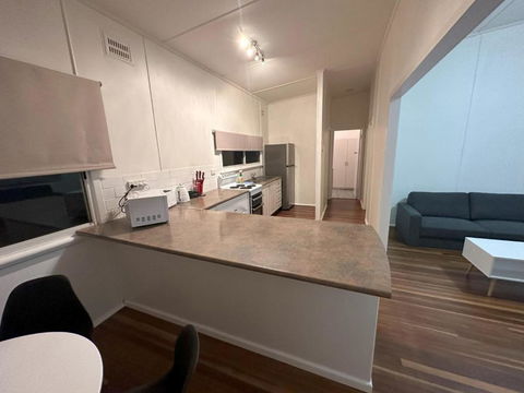 Private 1 Bedroom Apartment With Fenced Yard - Kalgoorlie Accommodation 2