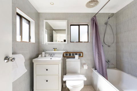 Pyrmont Self-Contained Terrace House (64 BUL) - Kalgoorlie Accommodation 3