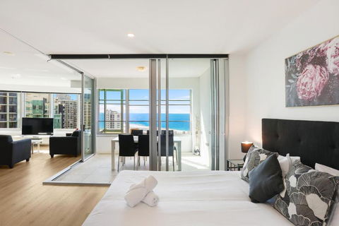 Q Tower Amazing Ocean Views 22nd Level Heated Pools Sleeps 6 - Optimise BNB - Kalgoorlie Accommodation 1