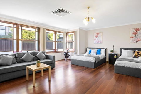 Quadruple Room W Ensuite In Gordon Near Train & Bus - Kalgoorlie Accommodation 0