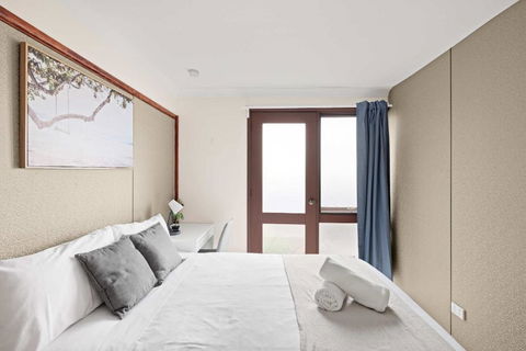 Quaint Double Room - Private Spot At Milperra - Shared Bathroom - Kalgoorlie Accommodation 2