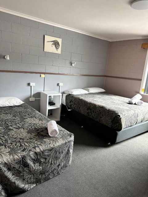 Queenstown Motor Lodge - Kalgoorlie Accommodation 1