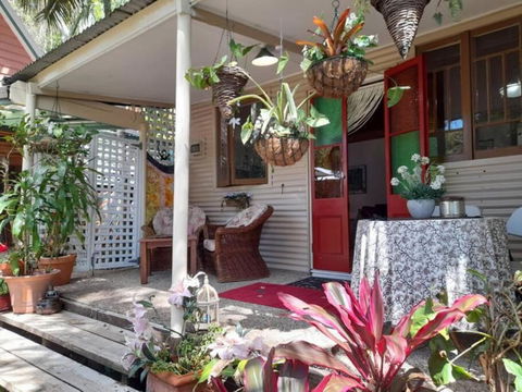 Quirky Cottage In Centre Of Maleny, Walk Everywhere - Kalgoorlie Accommodation 3