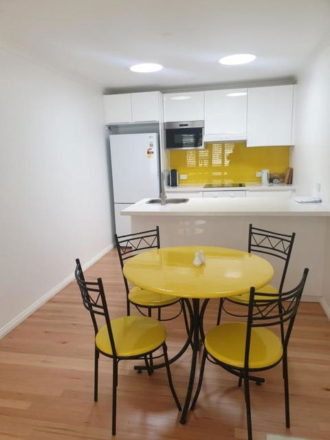 Race Course Apartments - Kalgoorlie Accommodation 2