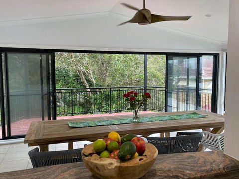 Rainbow Beachhouse - Deluxe, Pristine Location - Kalgoorlie Accommodation 2