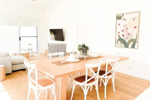 Red Brick Central Retreat - Kalgoorlie Accommodation 0