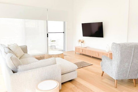 Red Brick Central Retreat - Kalgoorlie Accommodation 1