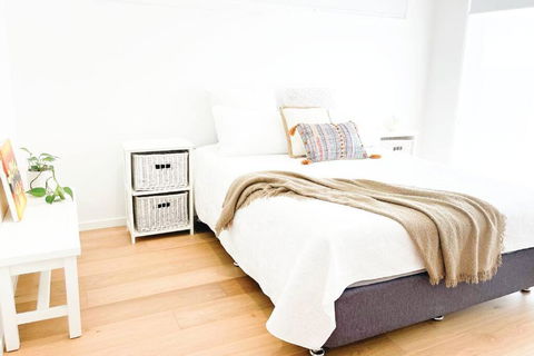 Red Brick Central Retreat - Kalgoorlie Accommodation 3