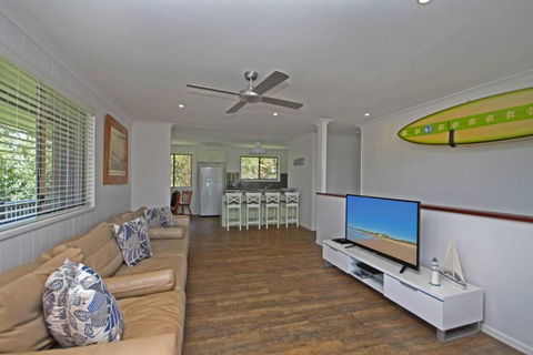 Red Door Beach House - Kalgoorlie Accommodation 3