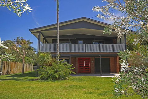 Red Door Beach House - Kalgoorlie Accommodation 0