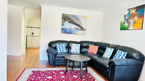 Quiet Family Townhouse In Wollongong CBD - Kalgoorlie Accommodation 0
