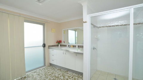 At The Beach - Lennox Head - Kalgoorlie Accommodation 1