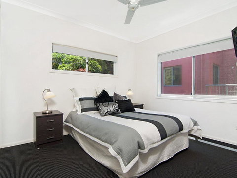 Avalon 3 - Views To Die For - Across The Road From Convent Beach - Kalgoorlie Accommodation 1