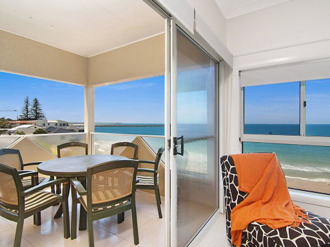 Avalon 3 - Views To Die For - Across The Road From Convent Beach - Kalgoorlie Accommodation 0