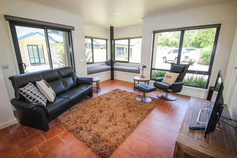Avignon In Bright - Kalgoorlie Accommodation 1
