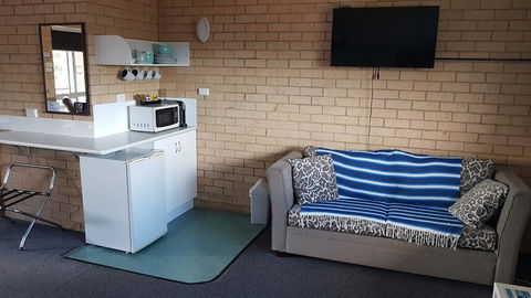 Avlon Gardens Motel - Kalgoorlie Accommodation 1
