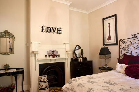 Azalea Cedar-Rose Barossa Valley Villa - Kalgoorlie Accommodation 2