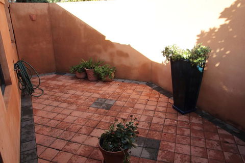 Azalea Villa - Close To The City Of Perth - Kalgoorlie Accommodation 1