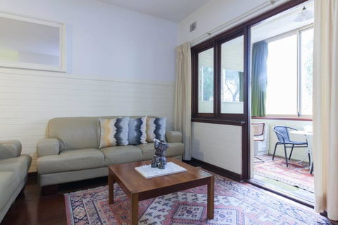 B2 Broadway Abode Close To Swan River, UWA & Hospitals - Kalgoorlie Accommodation 2