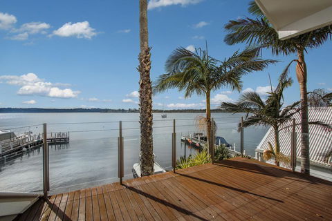 Bancroft Bay Frontage - Kalgoorlie Accommodation 1