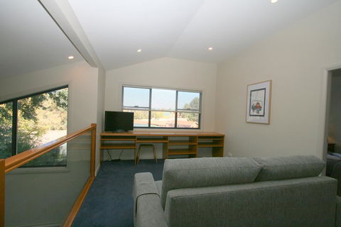 Banjos Way 2/23 Banjo Patterson Crescent - Kalgoorlie Accommodation 2