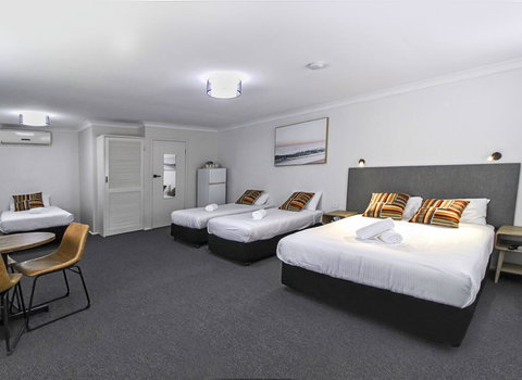 Batemans Bay Hotel - Kalgoorlie Accommodation 2