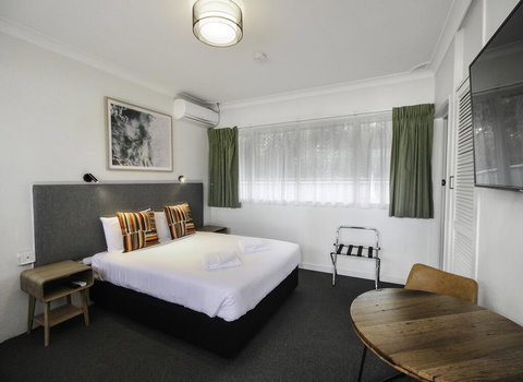 Batemans Bay Hotel - Kalgoorlie Accommodation 1