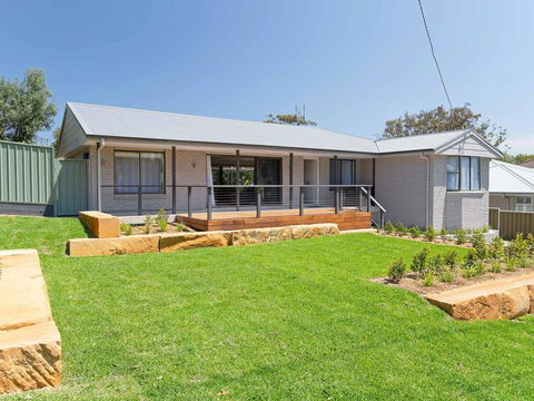 Bay Dream Believer', 16 Verona Road - Pet Friendly, Boat Parking & WIFI - Kalgoorlie Accommodation 3