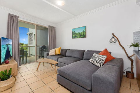 BEACH BLISS LUXURIOUS APARTMENT With POOL - Kalgoorlie Accommodation 3