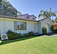Beach House' 8 Mistral Close - large house with aircon - Kalgoorlie Accommodation